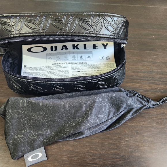 Oakley Caveat Women's Sunglasses - Picture 7 of 7
